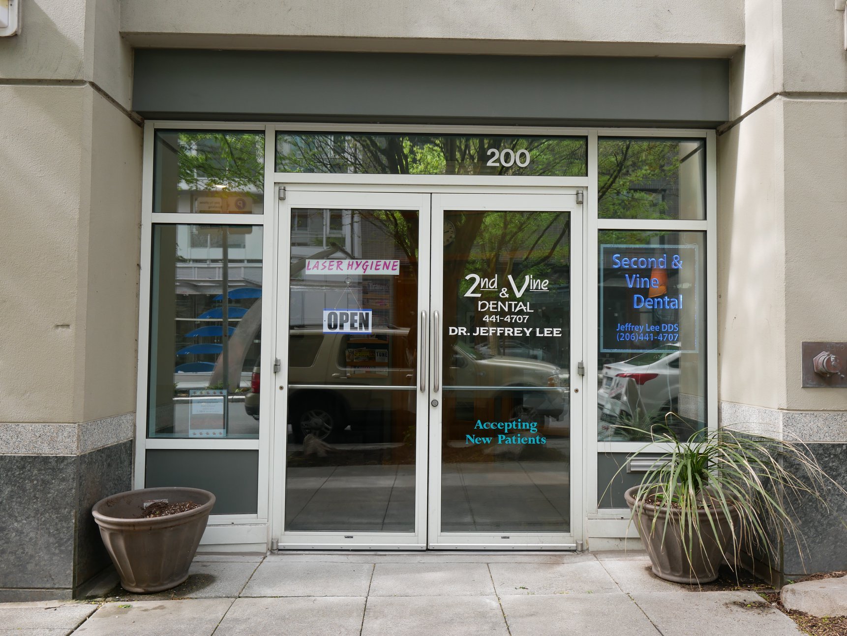 Second and Vine Dental