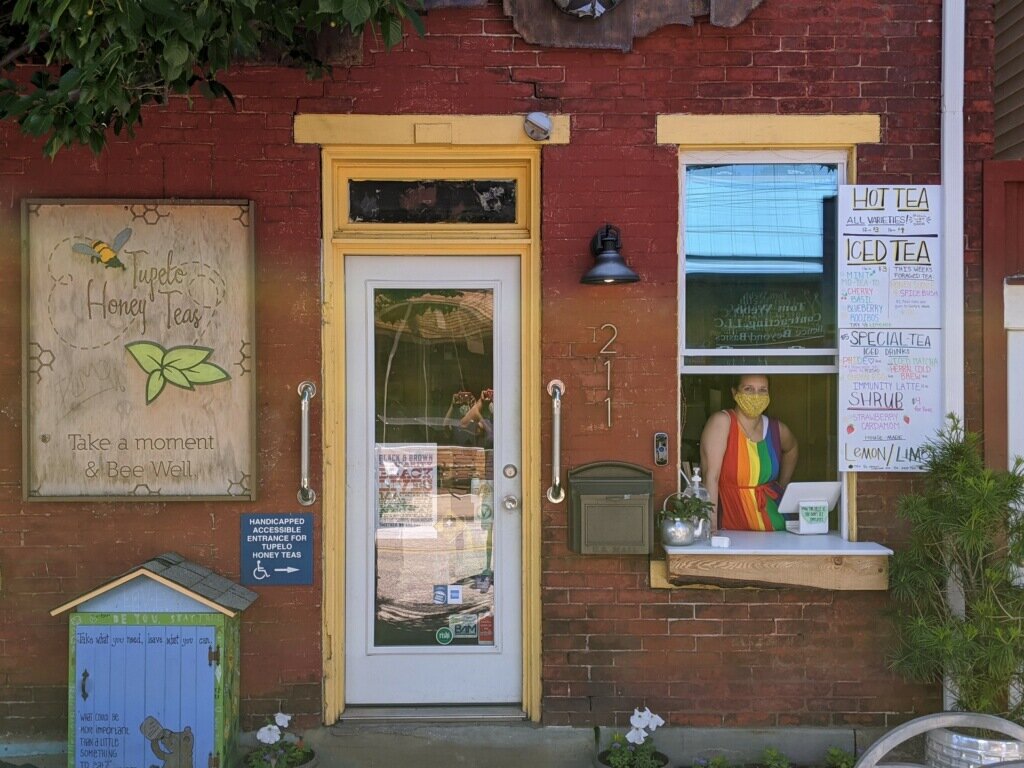 The outside of Abeille Voyante Tea Co.