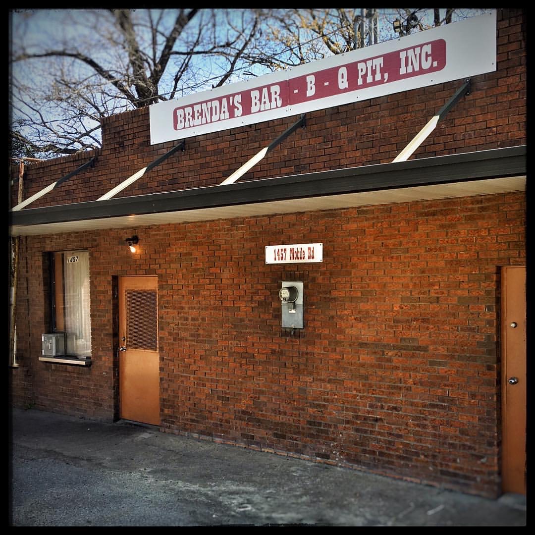 Brenda's Bar-Be-Que Pit