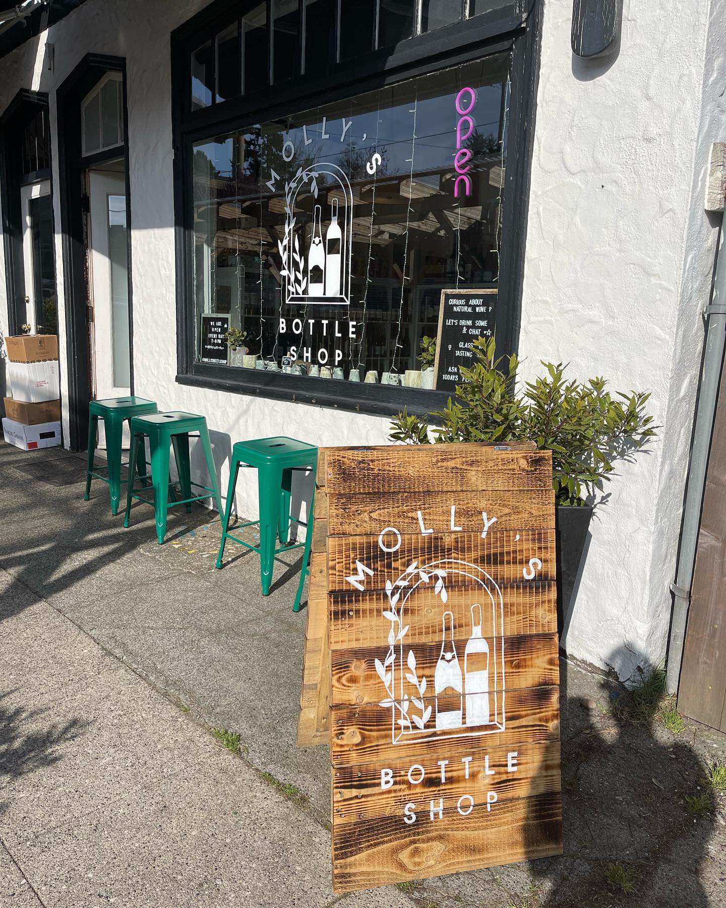 Molly's Bottle Shop