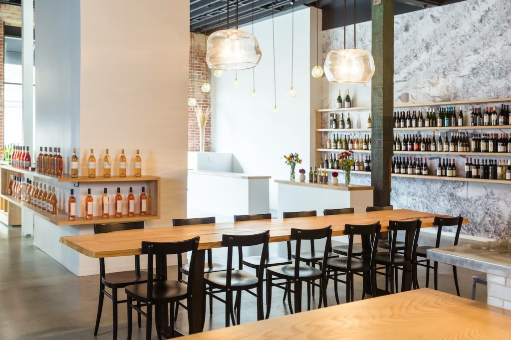 The interior of Minimo