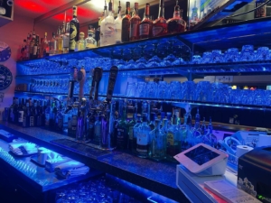 The bar at That's What I Like! Island Grill