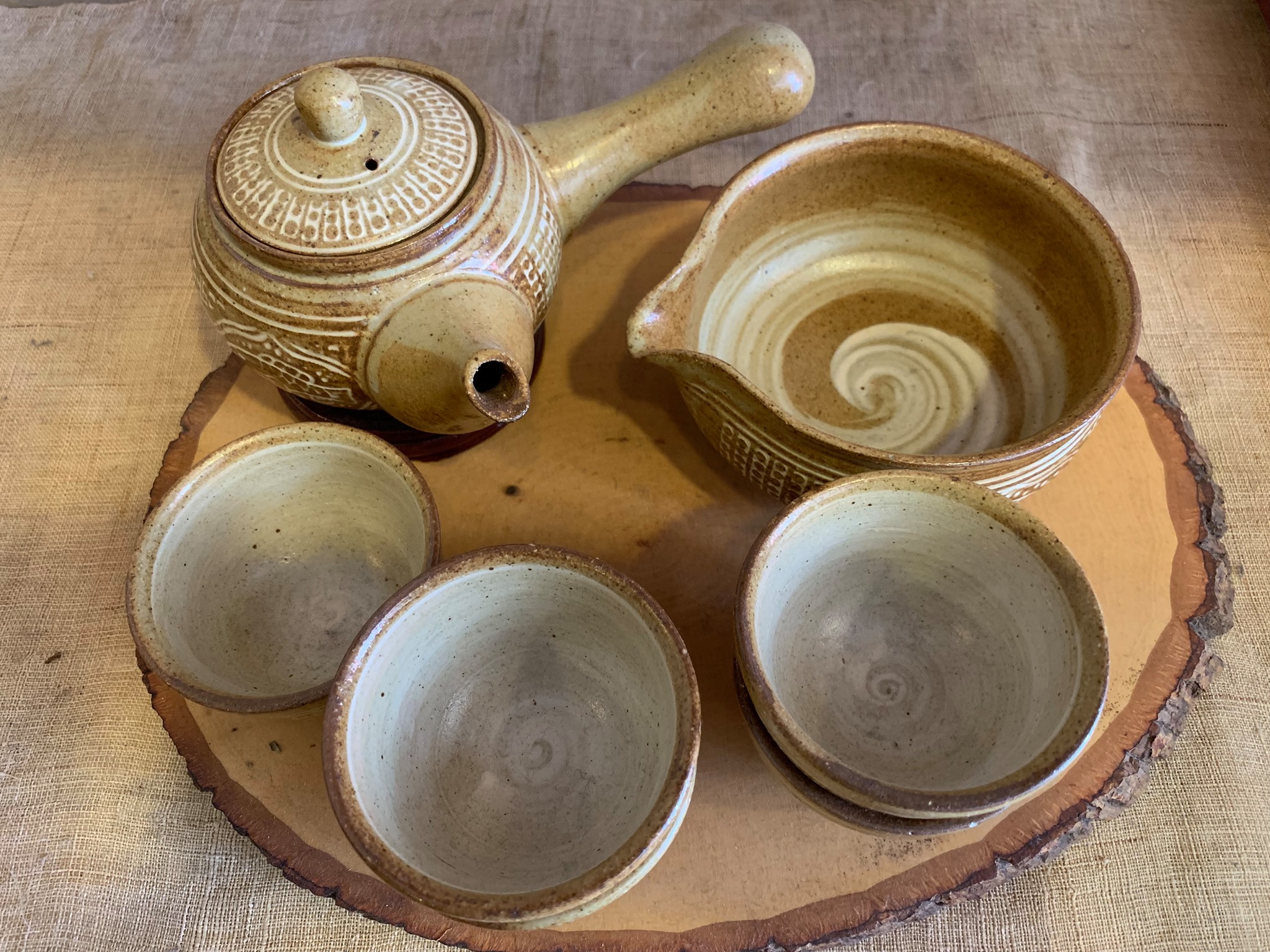 A tea set from Dado Tea