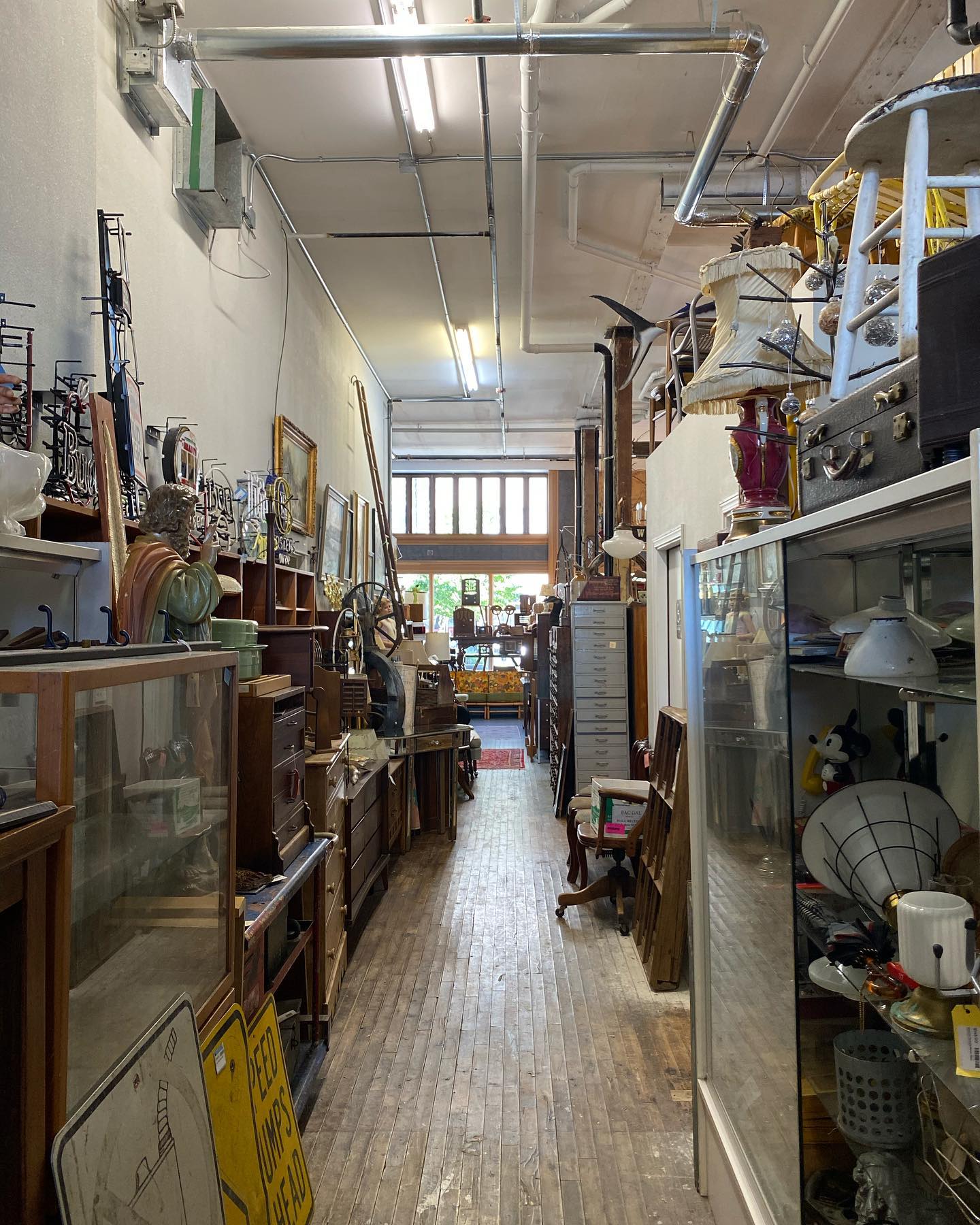 The interior of Luluz & Co