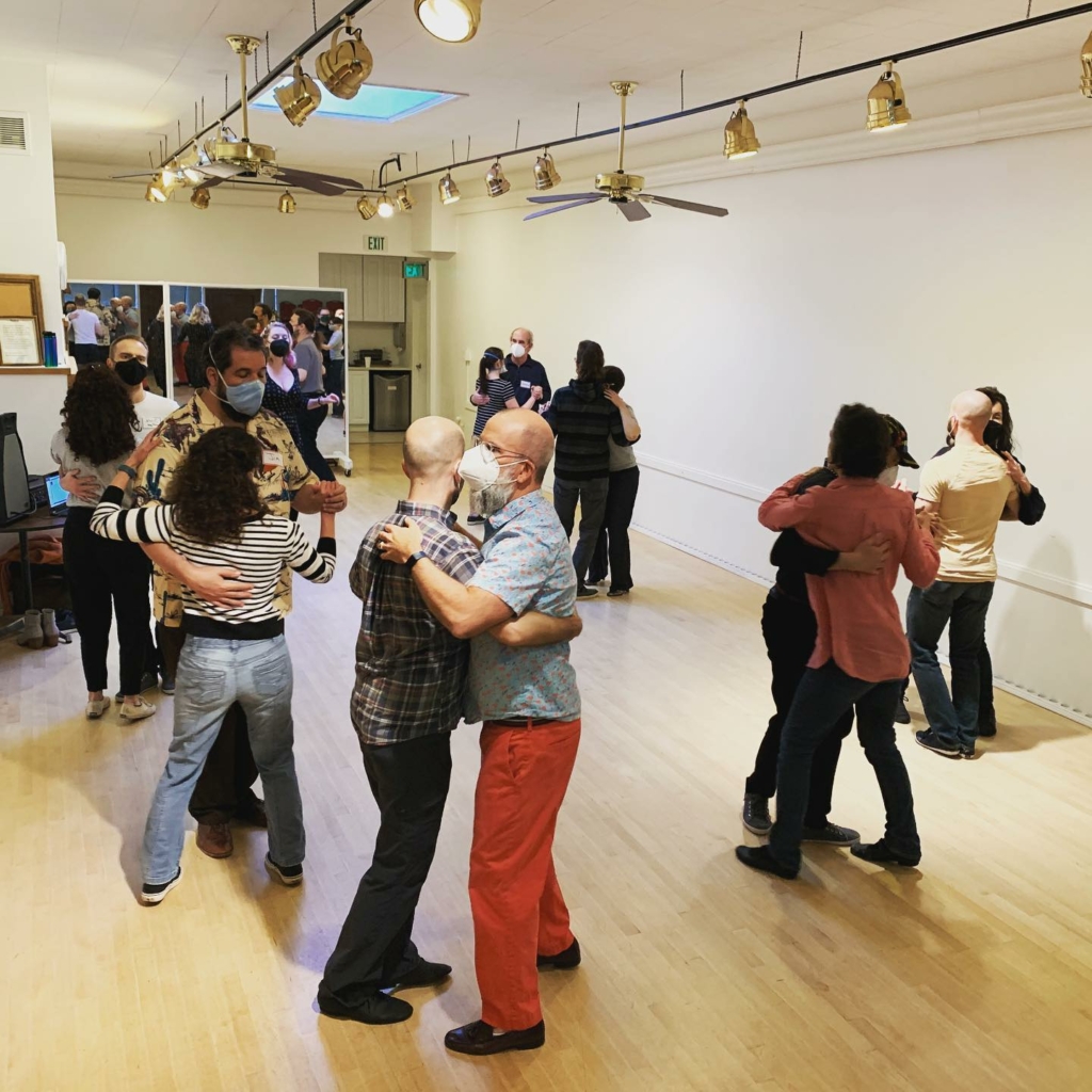 A class at Swing it Seattle