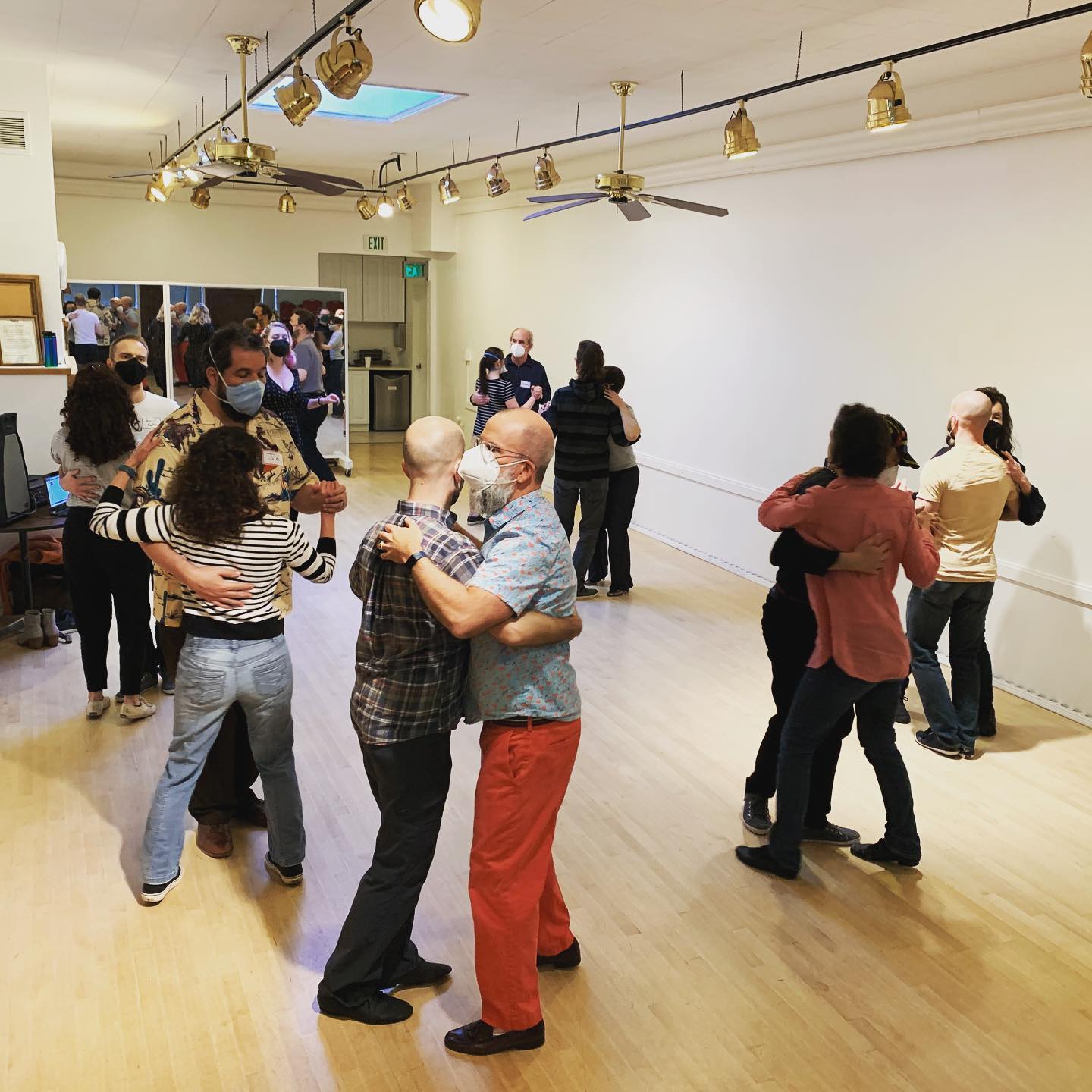 A class at Swing it Seattle