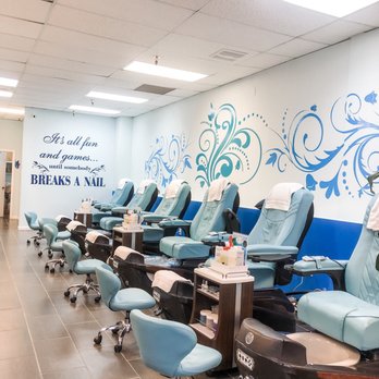 Bluebell Nail and Spa interior