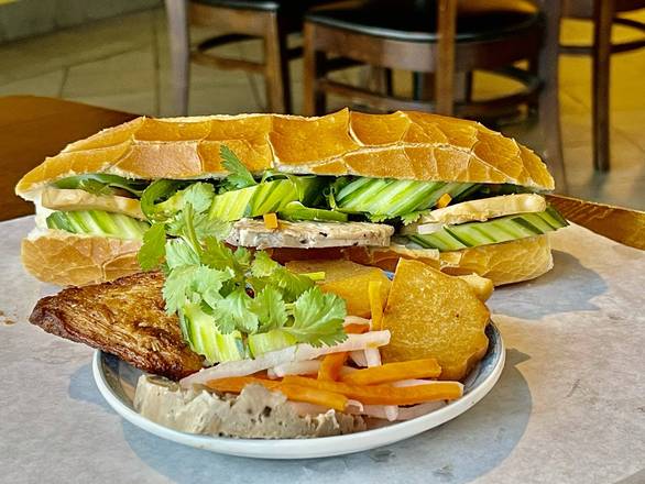Kim Phuong Vegetarian Delight banh mi dish