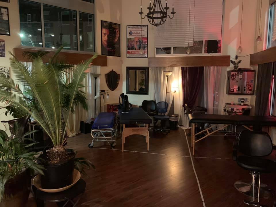 The inside of Dark Horse Tattoo