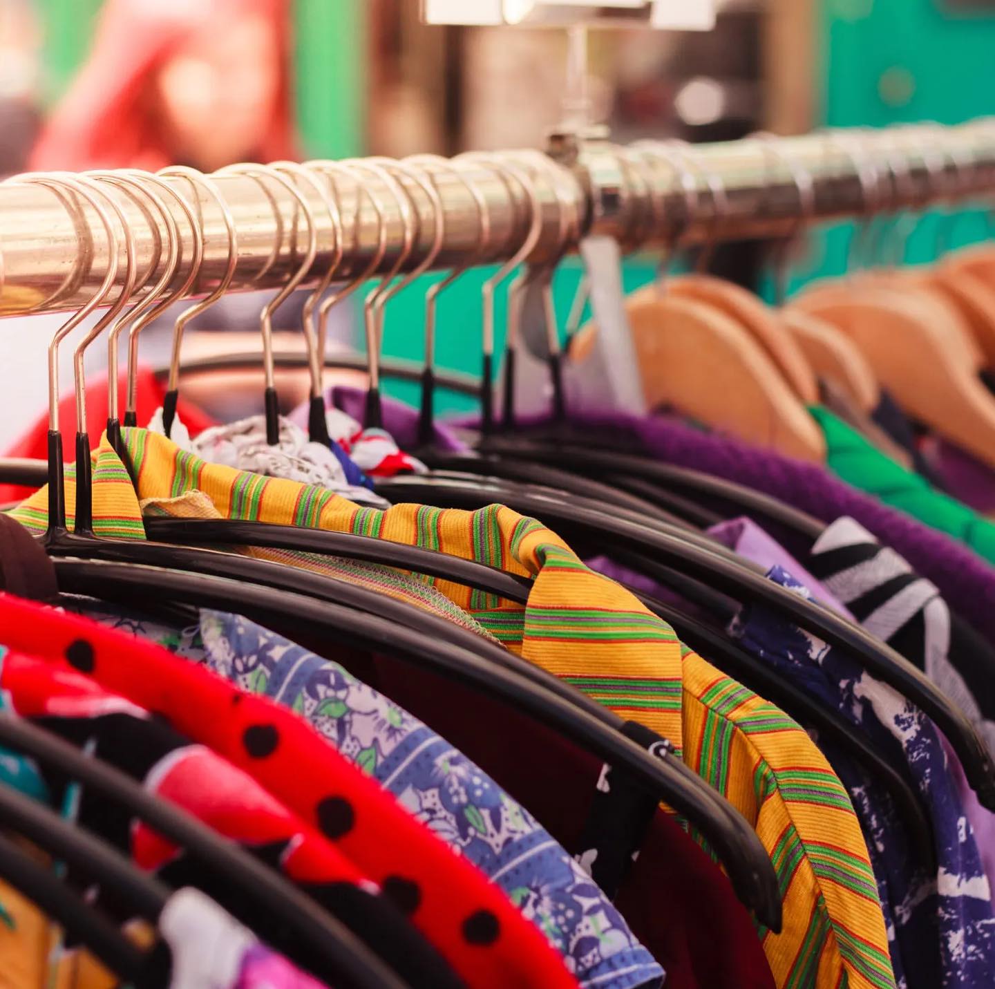 La Paloma Tacoma clothing rack