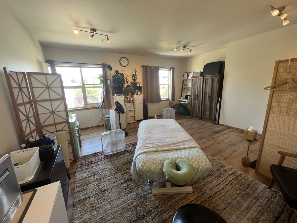 Koleto Wellness Group massage table room