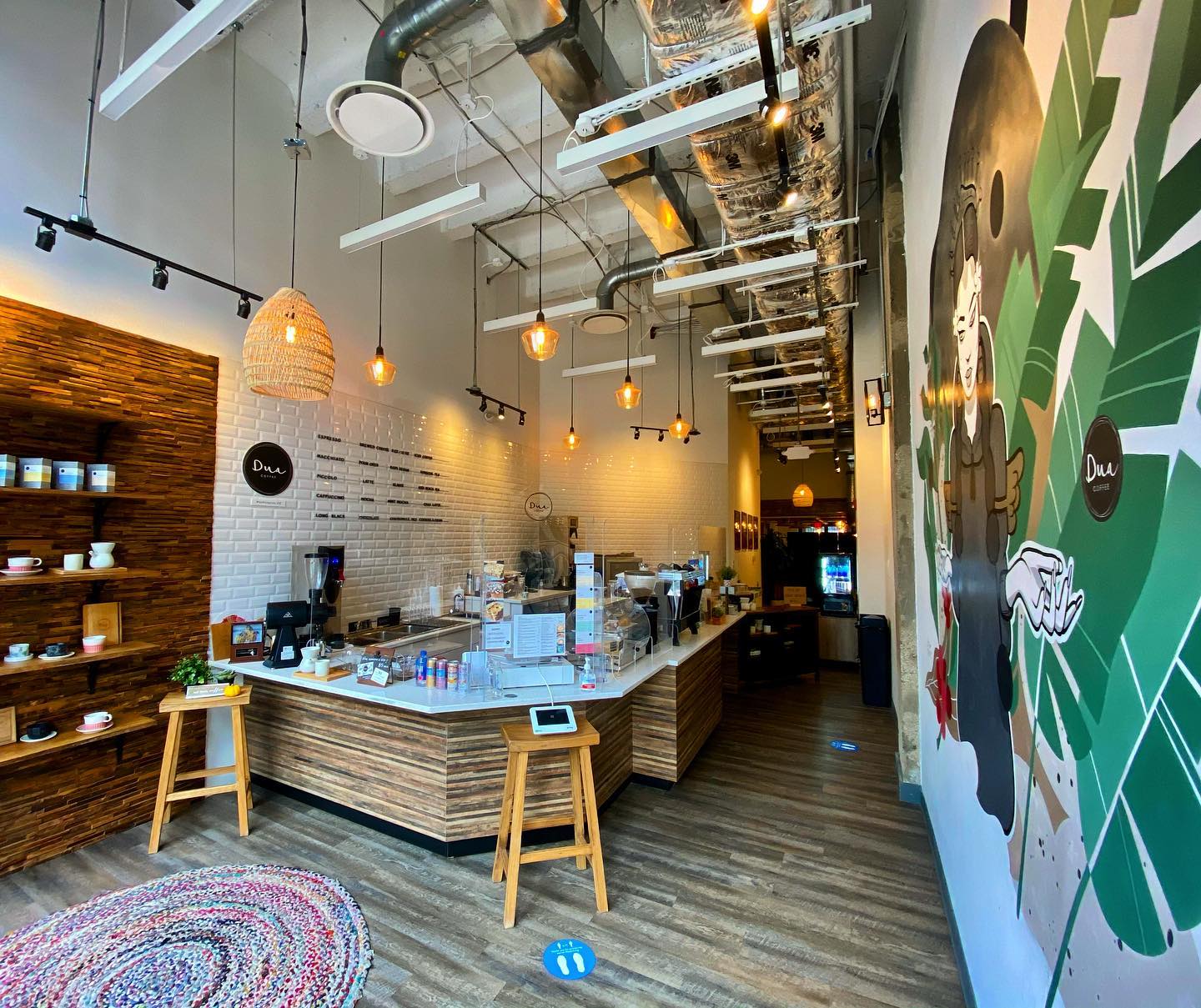 dua dc coffee inside