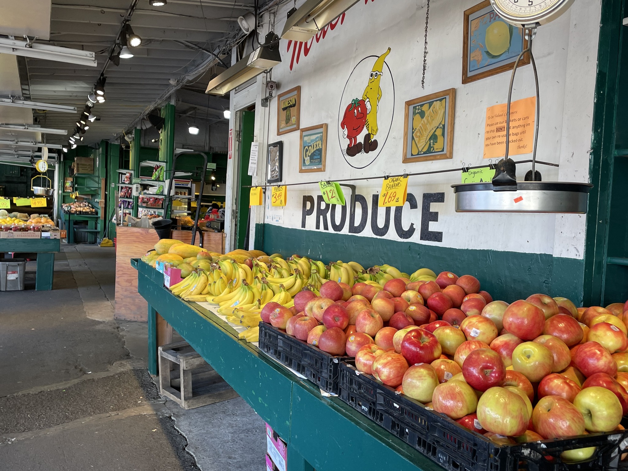 MacPhersons's Fruit & Produce