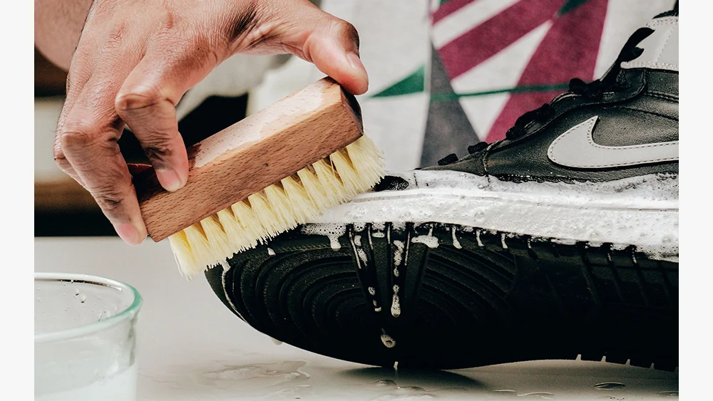 the resole scrubbing shoes
