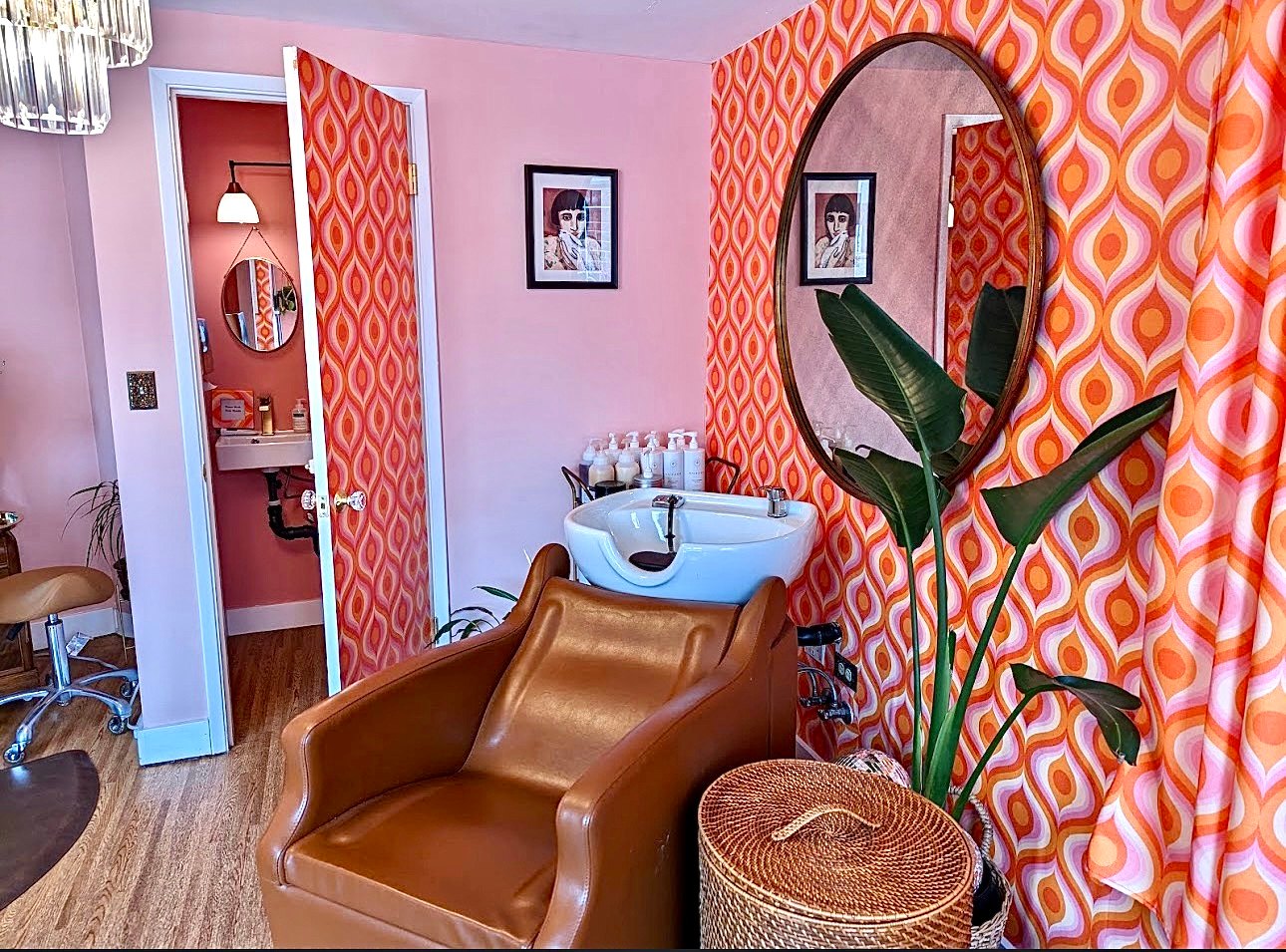 Lady Neptune Salon - Interior