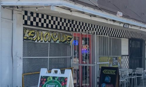 The Lemon Girls - Exterior